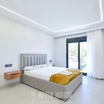 Kevin House - Serra Brava, Lloret de Mar