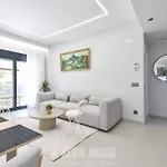 Kevin House - Serra Brava, Lloret de Mar