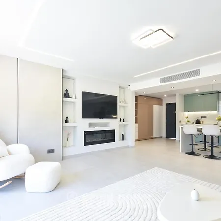 Kevin House - Serra Brava, Lloret de Mar