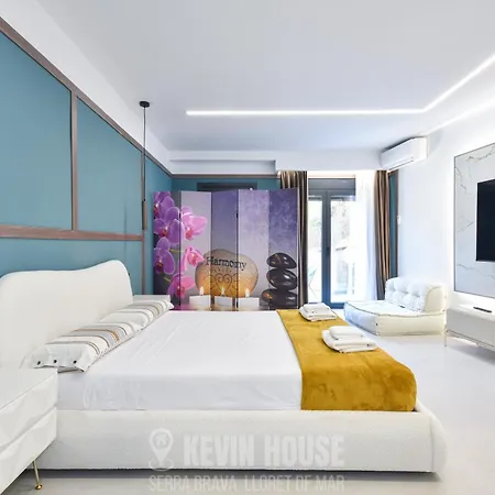 Kevin House - Serra Brava, * Lloret de Mar