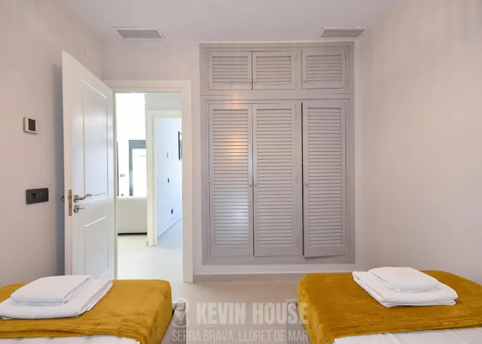 Kevin House - Serra Brava, *