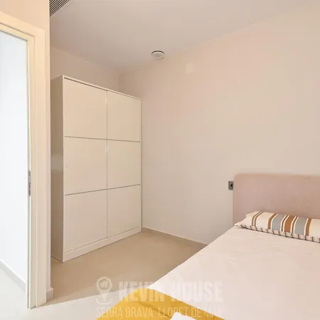 Kevin House - Serra Brava, * Lloret de Mar